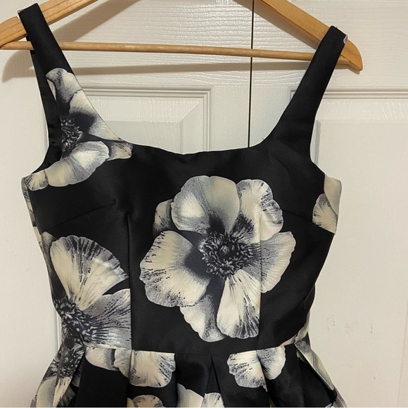 Chi Chi Black and White Pin Up 50s Floral Flare Crinoline Mini Dress Size 6 - Picture 5 of 11